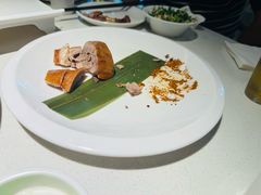 -茅草房·河畔园林火锅