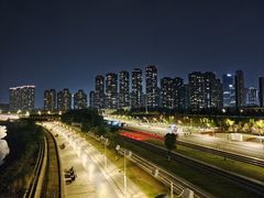 -南京眼步行桥