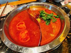 -憨孃孃·重庆老火锅(红山黑金店)