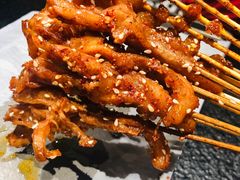 -何妹湿辣牛肉·粤式烧烤砂煲(桂雅路店)