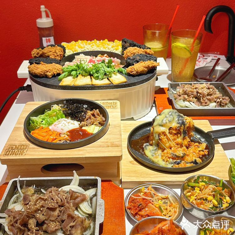 缺点：在广州才有‼️冲着UFO火锅可以N刷