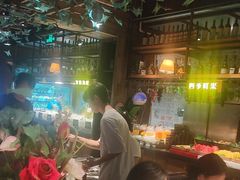 -领鲜活海鲜榴莲自助火锅(东门店)