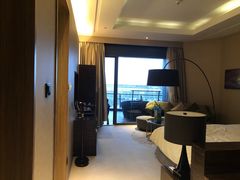 -上海滴水湖皇冠假日酒店