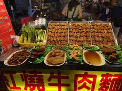 -六合夜市