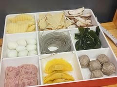 -鲁员外地锅鸡地锅鱼(古墩路店)