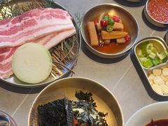 -草家酱蟹炭火烤肉店(珲春南路一店)