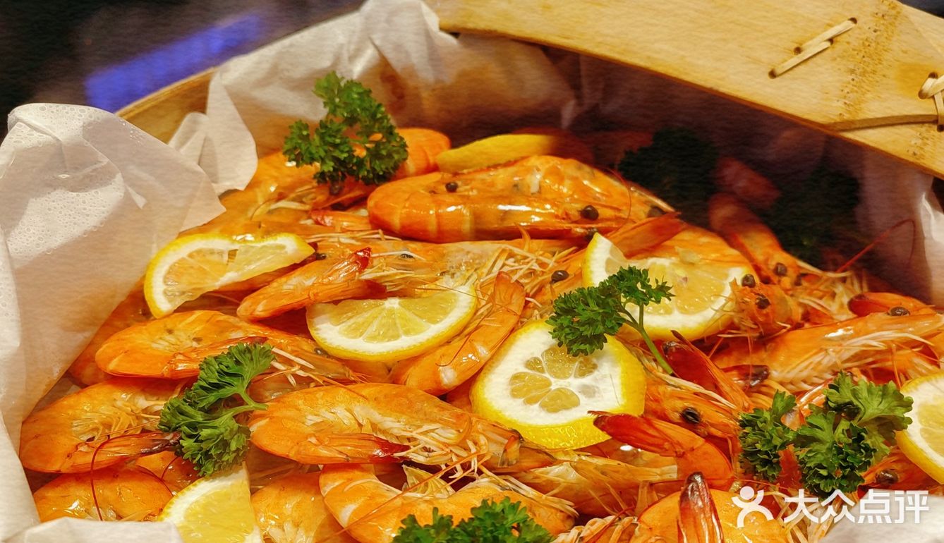 拔草[拔草]又一家海鲜自助新贵“采极鲜”[愉快]