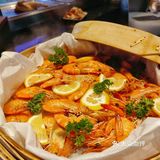 拔草[拔草]又一家海鲜自助新贵“采极鲜”[愉快]