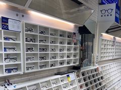 -诺柯视眼镜-蔡司依视路官方工厂店(淞南一店)