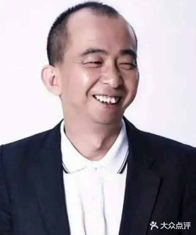 巨兴茂不仅作为导演,还亲自参演到电视剧中,饰演五公子