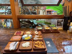 -银米·云南传统过桥米线(双廊黑金冠店)