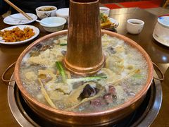-岳记兴隆·青城腊排铜火锅(融创店)