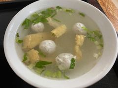 肉丸汤-松树干拌面店