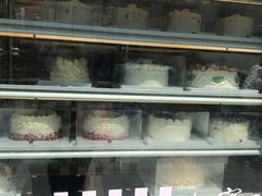 -红宝石·鲜奶小方·海派西点房(南丹店)