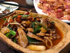 山寨杀猪菜-老滇山寨•云南特色菜•地方菜•民族风情歌舞表演(金碧店)