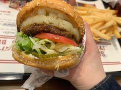 -The Habit Burger Grill 哈比特汉堡(世博店)
