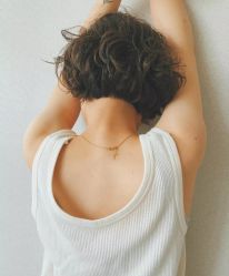 -十六番发型师事务所