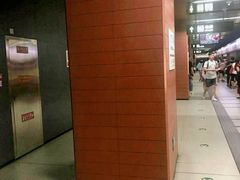 -白石桥南(地铁站)