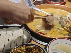 -洱火云南酸菜牛肉火锅(石景山当代商城店)