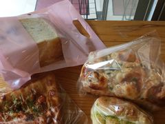-顶东面包花园·生日蛋糕(世博店)