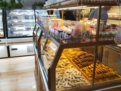 面包甜点陈列柜-玛尔哈巴·塔塔尔糕点(华侨小区店)