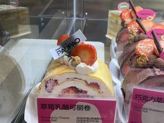 草莓乳酪可丽卷-PAOPAO Bakery&Café(港汇店)