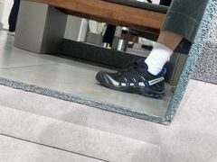-SALOMON萨洛蒙(长沙国金街店)