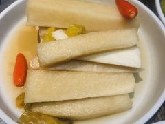 -龙巢盱眙龙虾·牛蛙·烧烤宵夜(八卦岭店)