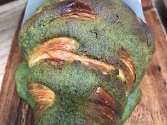抹茶流心可颂-怪 kafe.
