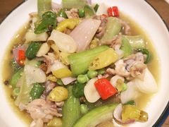 -二孃鸡爪爪(东风路总店)