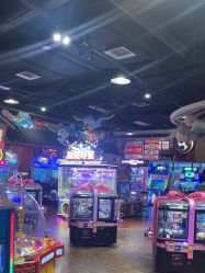 -卡通尼乐园(新达汇三林店)