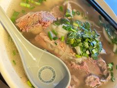 -大头虾越式风味餐厅(光明广场店)