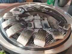 -围炉肉舍•炭烤活鳗•丹东海鲜烤肉(步行街店)