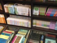 -钟书阁(松江泰晤士小镇店)