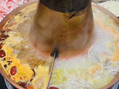 -果松木炭酸菜铜火锅·外婆参鸡汤