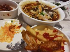 -渝是乎酸菜鱼·川渝小炒(新世界百货望京店)