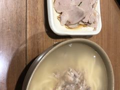 -亮亮面馆(经六路店)