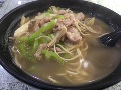 尖椒笋干肉片面-新月新(柳营社区店)