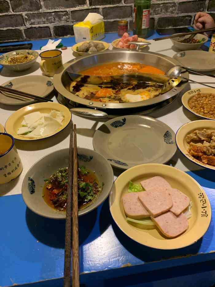 泥巴小院市井火锅-"这家店我跟偲宝也吃了好几次,味道也是相当.