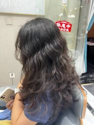 -首脑美发沙龙