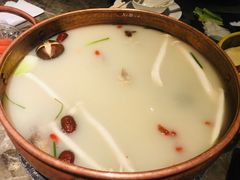 -三人行骨头王火锅(长寿店)