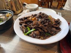 崂山菇炒肉-崂山水果园农家宴(泉水鸡店)