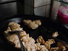 -黄阿姨锅贴大王(万航渡路店)