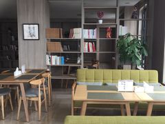 -西安大雁塔科技大学地铁站亚朵酒店