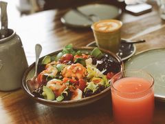 虾仁牛油果沙拉-RAC BAR(安福路店)