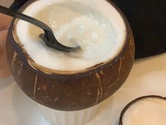 -志龙皇冠吃货椰子铺