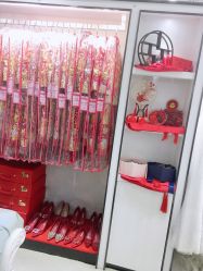 -予白婚纱礼服馆