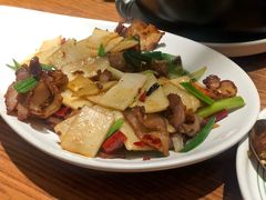 云南腊肉炒香笋-云海肴·汽锅鸡·云南菜(高德置地店)
