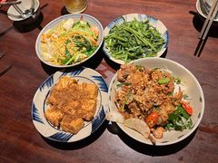 -Cuc Gach Quan Restaurant