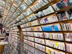 -钟书阁(珍园店)